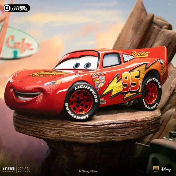 CARS LIGHTNING MCQUEEN + TOW MATER DLX 1/10 ST 1/10 STATUE