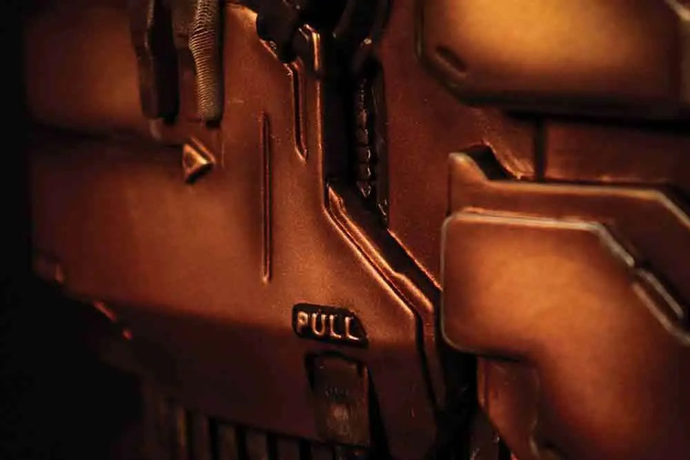 DEAD SPACE ISAAC HELMET SCALED REPLICA