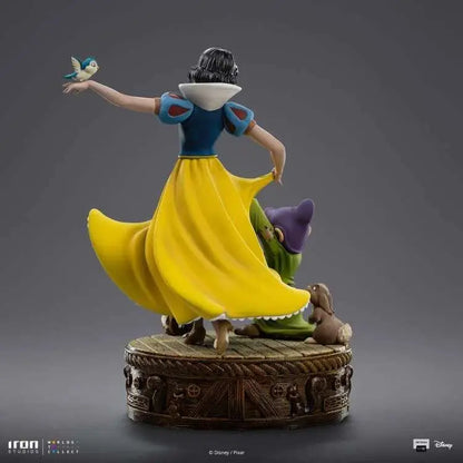 DISNEY CLASSIC SNOW WHITE ANDTHE SEVEN DWARVES 1/10 STATUE