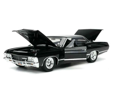 SUPERNATURAL CHEVROLET IMPALA 1967 & DEAN WINCHESTER 1/24 DIE-CAST MODEL