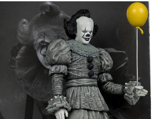 MOVIE MANIACS 6INCH POSED  WELCOME TO DERRY WV2 PENNYWISE BLACK&WHITE