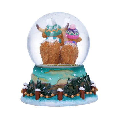 WINTER HIGHLAND COW SNOW GLOBE
