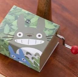 MY NEIGHBOR TOTORO LEAF HAND CRANK MUSIC BOX