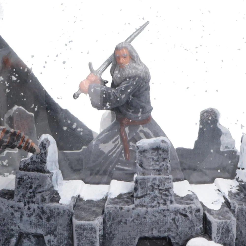THE LORD OF THE RINGS BATTLE OF THE PEACK SNOW GLOBE