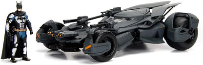 BATMAN JUSTICE LEAGUE BATMAN & BATMOBILE 1/24 DIE-CAST MODEL