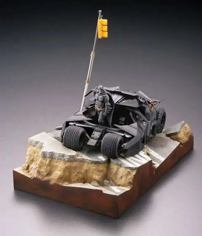 THE DARK KNIGHT TRILOGY LEGACY BATMOBILE TUMBLER IN GOTHAM CITY DIORAMA