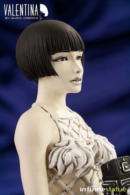 CREPAX VALENTINA STATUE