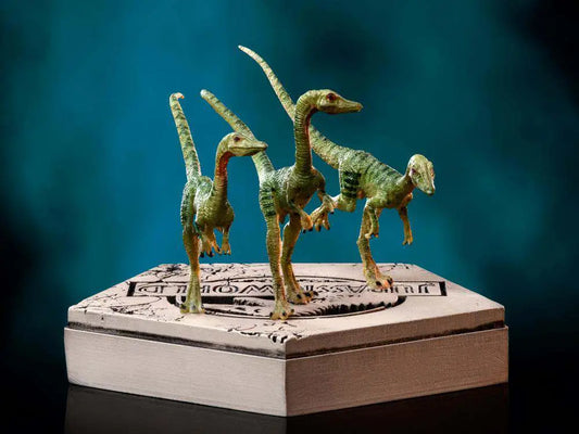 JW ICONS COMPSOGNATUS STATUE