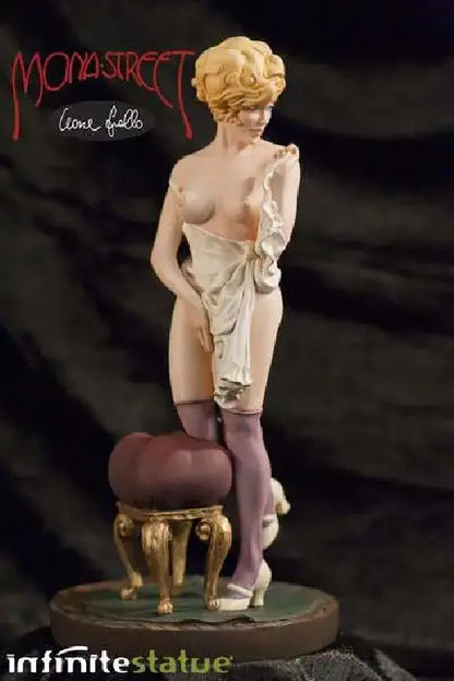 MONA STREET STATUE EXTRA