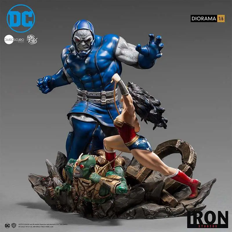 WONDER WOMAN VS DARKSEID 1/6 DIORAMA