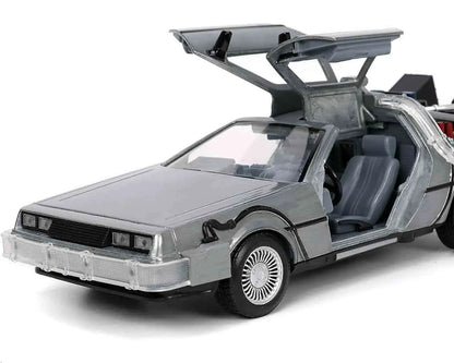 BACK TO THE FUTURE PART 1 1982 DELOREAN LIGHTS 1/24 DIE-CAST MODEL