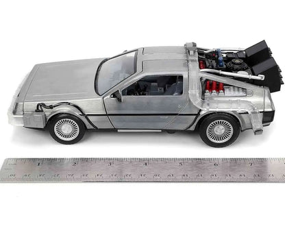 BACK TO THE FUTURE PART 1 1982 DELOREAN LIGHTS 1/24 DIE-CAST MODEL