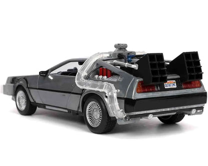 BACK TO THE FUTURE PART 1 1982 DELOREAN LIGHTS 1/24 DIE-CAST MODEL