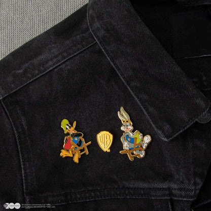BUGS BUNNY & DAFFY DUCK AT WB STUDIOS PIN SET (3)